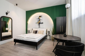 R6 - Boutique Apartments, Best Location By BQA